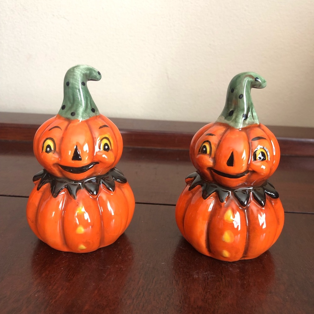 Johanna Parker Pumpkin Salt & Pepper Shakers Set - Halloween